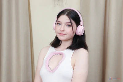 THE FIRST ANAL! A New 18Yo Babe Virgin Butterfly Gets Her First Anal In The Life