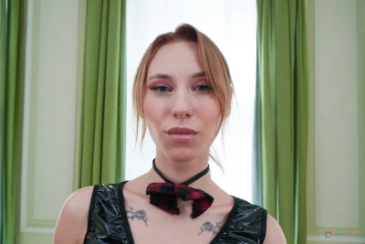 FIRST DAP! Babe Caller Bowl Gets Her First Double Anal Penetration From Six Big Cocks